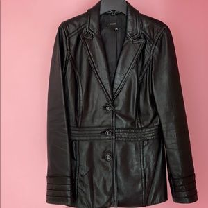 Avanti Woman’s Black Leather jacket- V-Neck Size M